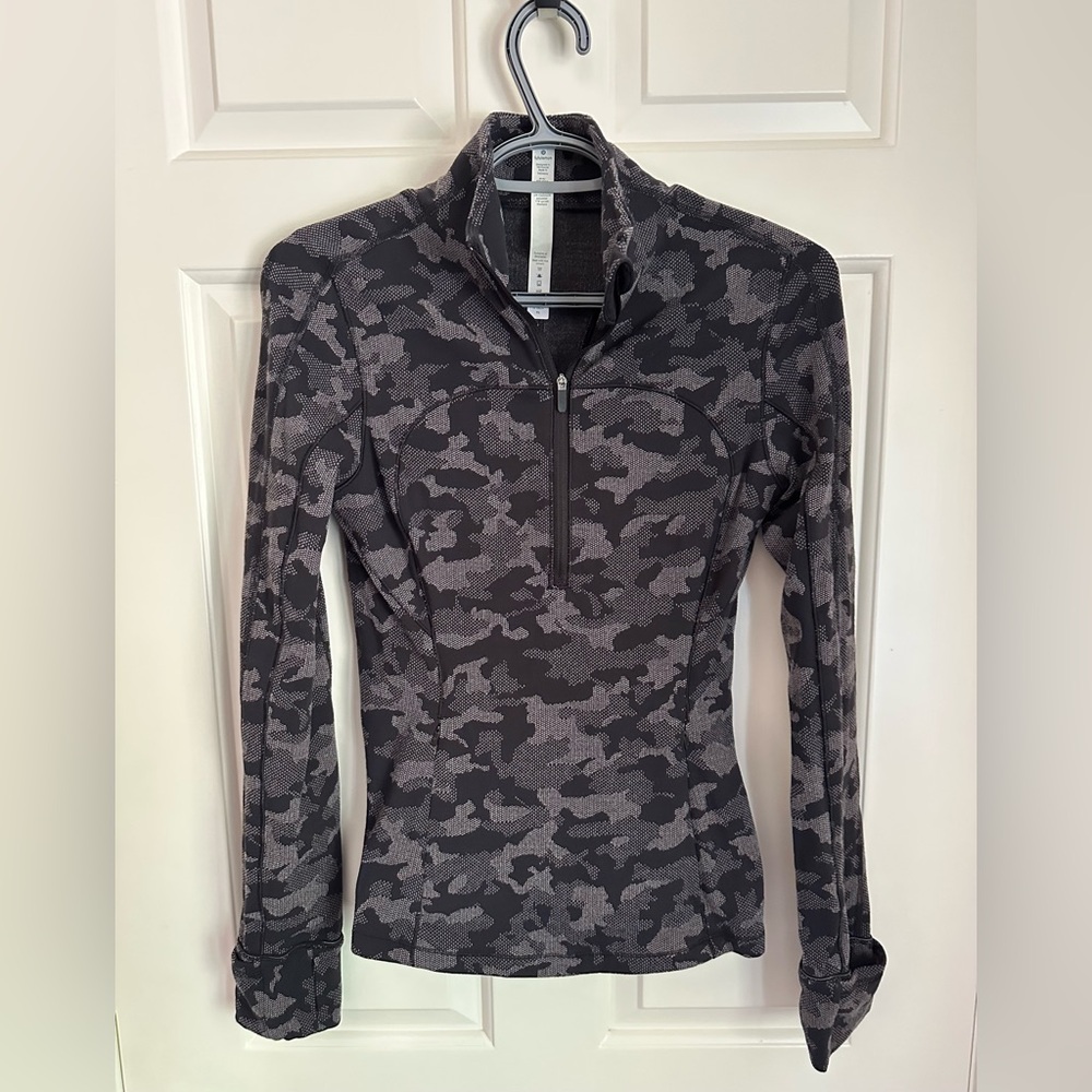 Lululemon Run Briskly 1/2 Zip